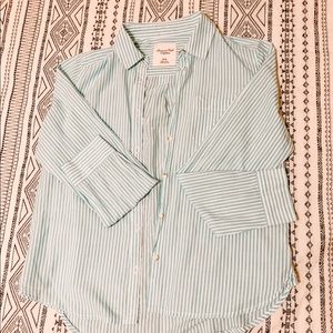 American Eagle 🦅 button up SOLD!!!